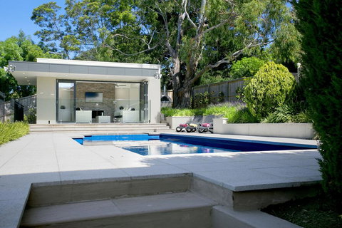 Vue De La Mer Luxury Family Retreat With Tennis Court, Pool, Spa, Water Views - Kingaroy Accommodation 2