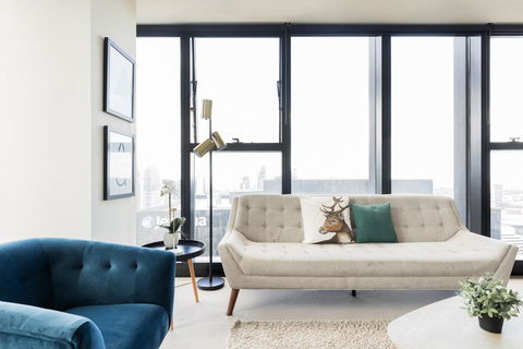 Wake To Eureka Tower Views From Prestigious Collins St - Kingaroy Accommodation 0