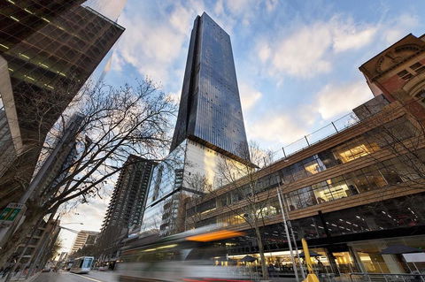 Wake To Eureka Tower Views From Prestigious Collins St - Kingaroy Accommodation 1