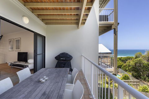 Wake Up To Ocean Views In Stylish Comfort - Kingaroy Accommodation 3