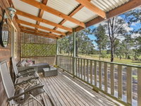 Wallaby Cottage - cute Accom in bushland setting