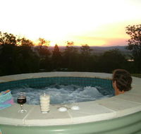 Wallaby Ridge Retreat - Kingaroy Accommodation