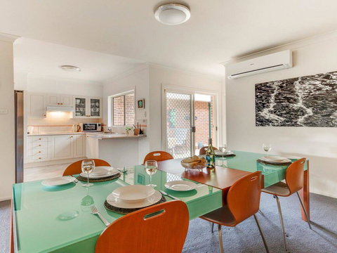 Walling-Clifton Gardens - Backing Onto Golf Course - Kingaroy Accommodation 3