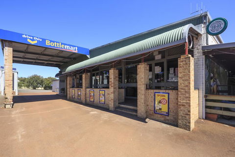 Walpole Hotel Motel - Kingaroy Accommodation 2