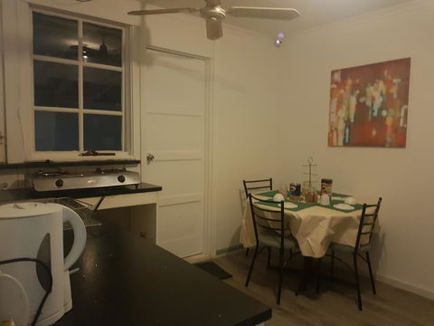 Warm Friendly Family Environment In Braybrook - Kingaroy Accommodation 2