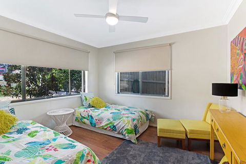 Waterfront At Sunset Boulevard, 26 Sunset Boulevard - Kingaroy Accommodation 1