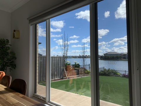 Waterfront Grand Villa For Big Group - Kingaroy Accommodation 2