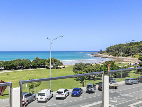 WATERFRONT SEVEN - In The Heart Of Lorne - Kingaroy Accommodation 2