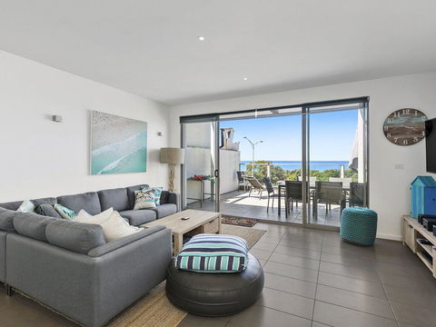 WATERFRONT SEVEN - In The Heart Of Lorne - Kingaroy Accommodation 0