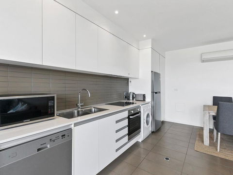 WATERFRONT SEVEN - In The Heart Of Lorne - Kingaroy Accommodation 1