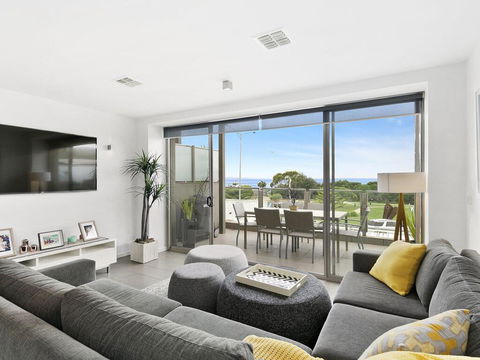 WATERFRONT TWO - Position Perfect , , , NEW LISTING 2019, , ,  - Kingaroy Accommodation 0