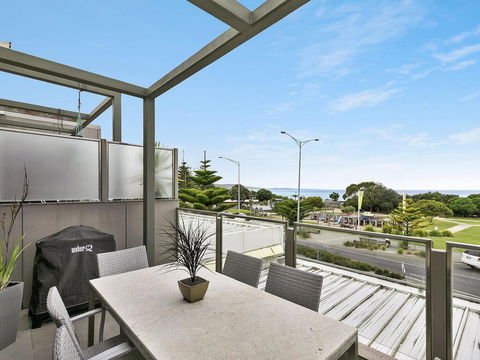 WATERFRONT TWO - Position Perfect , , , NEW LISTING 2019, , ,  - Kingaroy Accommodation 1