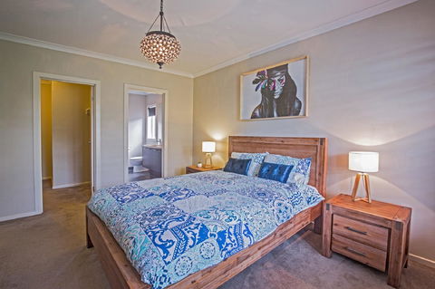 Nautical Rise Torquay - Kingaroy Accommodation 12