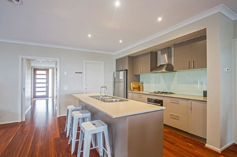 Nautical Rise Torquay - Kingaroy Accommodation 6
