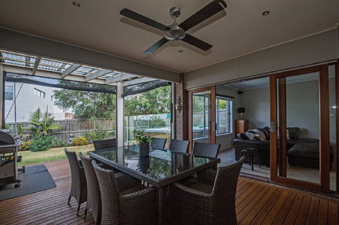 Nautical Rise Torquay - Kingaroy Accommodation 4