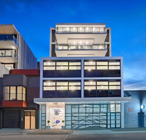 The Hamptons Apartments - Port Melbourne - Kingaroy Accommodation 0