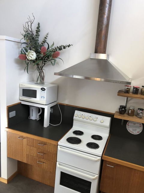 The PC Cottage - Kingaroy Accommodation 17