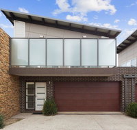 Central to Cowes - Kingaroy Accommodation