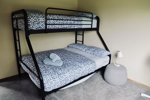 Red Ceder Cottage - Great Ocean Road - Port Campbell - Kingaroy Accommodation 6