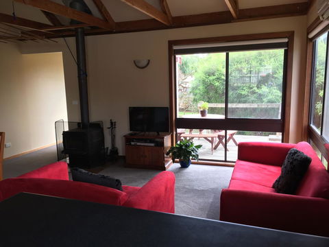 Red Ceder Cottage - Great Ocean Road - Port Campbell - Kingaroy Accommodation 19