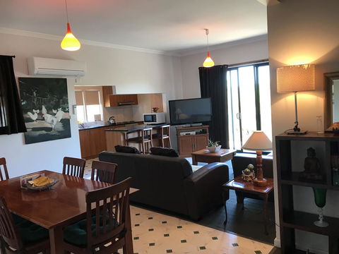 Hillâ€™s Creek Holiday Home - Kingaroy Accommodation 8