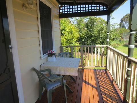 Walnut Cottage Via Leongatha - Kingaroy Accommodation 8