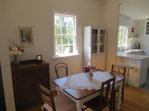 Walnut Cottage Via Leongatha - Kingaroy Accommodation 2
