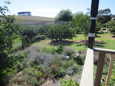 Walnut Cottage Via Leongatha - Kingaroy Accommodation 9