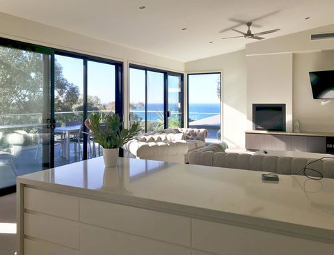 Lorne Sea View Terrace House - Kingaroy Accommodation 3
