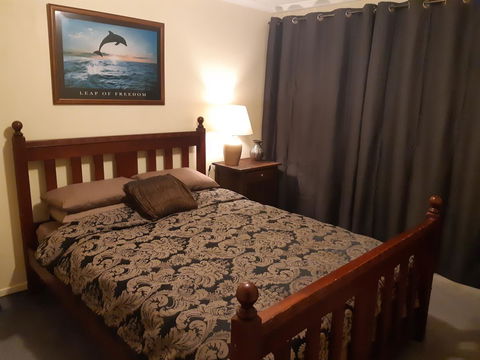 Elevated Holiday House Overlooks Tranquil Wetlands - Kingaroy Accommodation 5