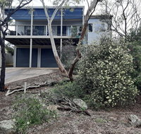 Elevated Holiday House Overlooks Tranquil Wetlands - Kingaroy Accommodation