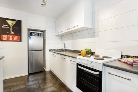 Melbourne Villa - Kingaroy Accommodation 9