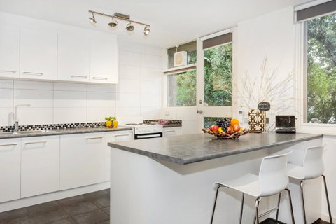Melbourne Villa - Kingaroy Accommodation 8