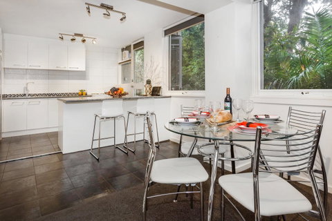 Melbourne Villa - Kingaroy Accommodation 5