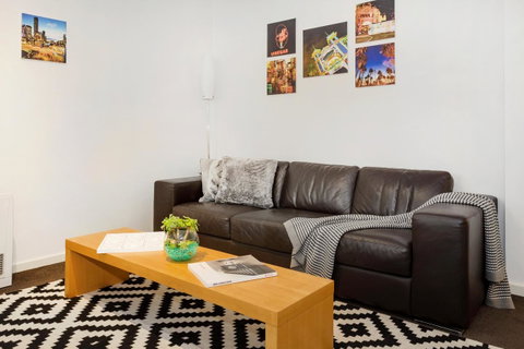Melbourne Villa - Kingaroy Accommodation 3