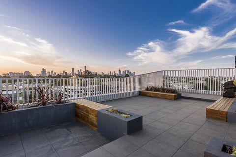 Oaks Melbourne South Yarra Suites - Kingaroy Accommodation 8