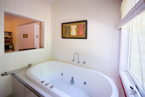 Healesville Apartments - Kingaroy Accommodation 11