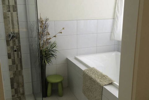 19 Glen Eagles Close - Kingaroy Accommodation 5