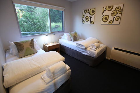 Lorne Luxury - Kingaroy Accommodation 6