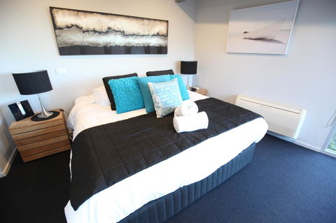 Lorne Luxury - Kingaroy Accommodation 3