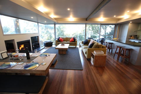 Lorne Luxury - Kingaroy Accommodation 7