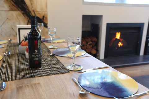Lorne Luxury - Kingaroy Accommodation 9