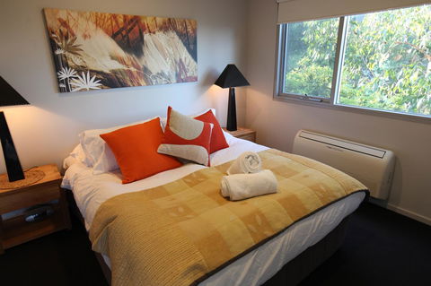 Lorne Luxury - Kingaroy Accommodation 4
