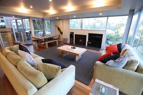 Lorne Luxury - Kingaroy Accommodation 8