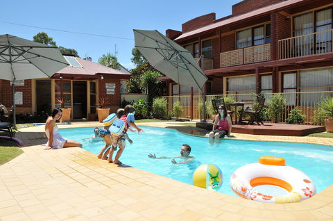 National Hotel Complex Bendigo - Kingaroy Accommodation 12