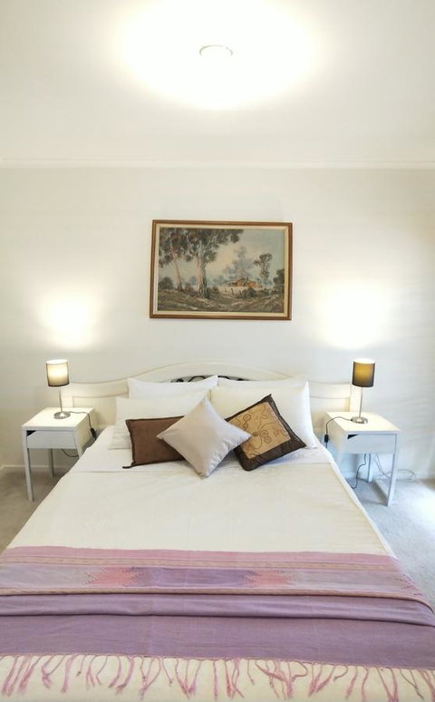 The Gallery Hours - Kingaroy Accommodation 1