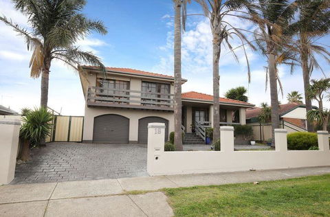 The Gallery Hours - Kingaroy Accommodation 7