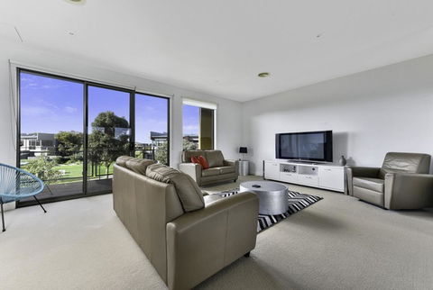 Torquay Golf Retreats - Pool, Beach, Tennis, Golf - Kingaroy Accommodation 0