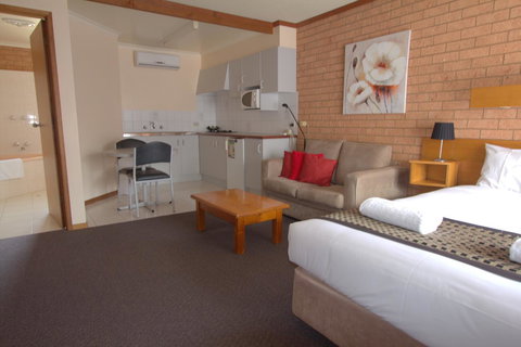 Blue Whale Motor Inn & Apartments - Kingaroy Accommodation 20