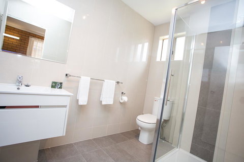 Blue Whale Motor Inn & Apartments - Kingaroy Accommodation 7